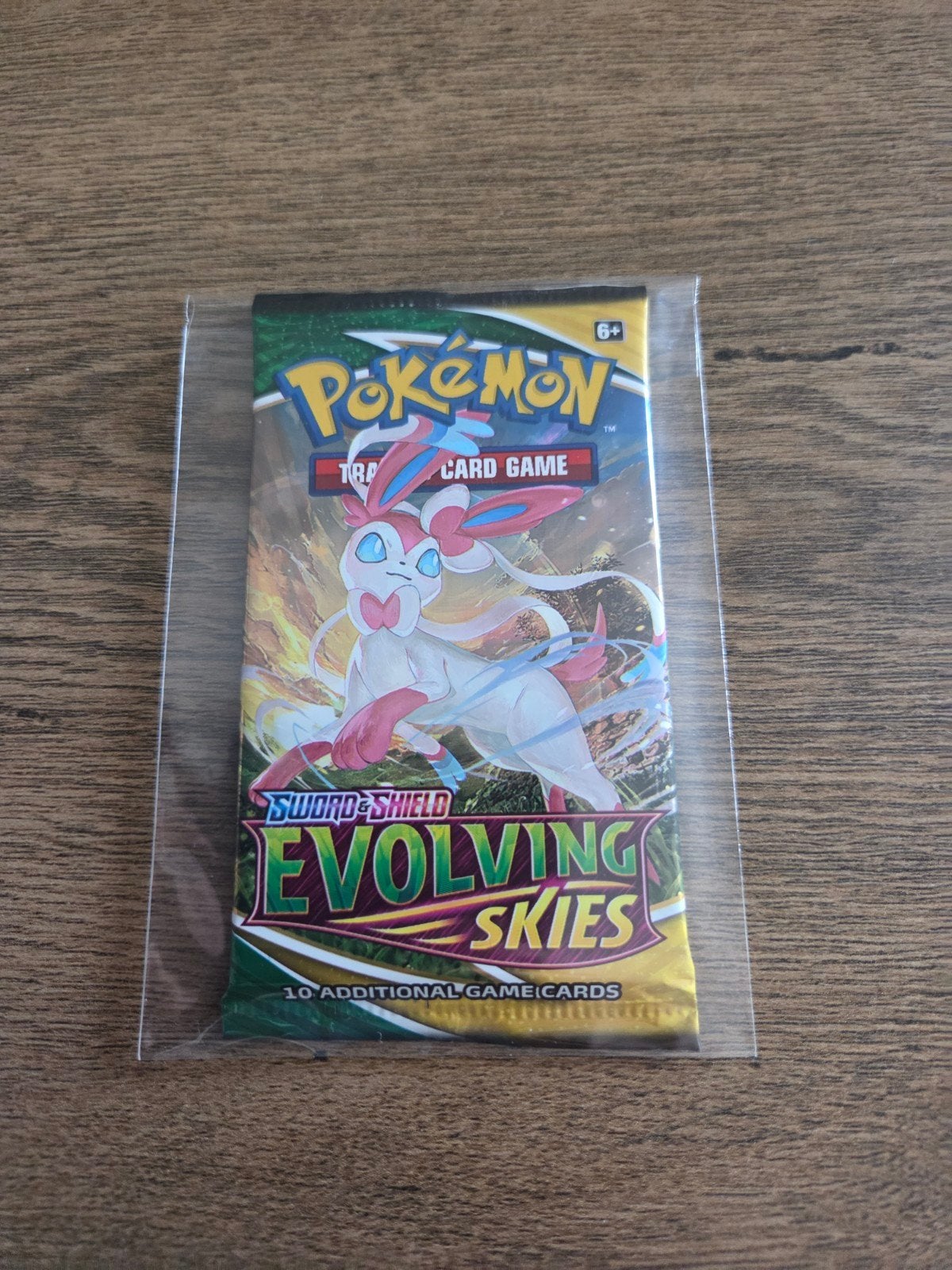 Pokémon TCG: Sword & Shield Evolving Skies Booster Pack, Hobby en Vrije tijd, Ophalen of Verzenden, Nieuw, Booster