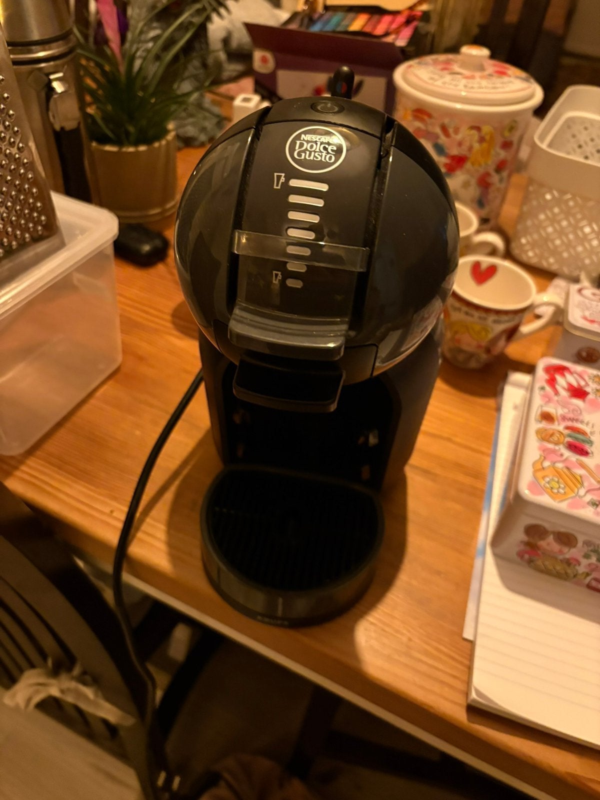 Nescafe Dolce Gusto koffiezetapparaat, Ophalen, Koffiemachine, Zo goed als nieuw, Koffiepads en cups