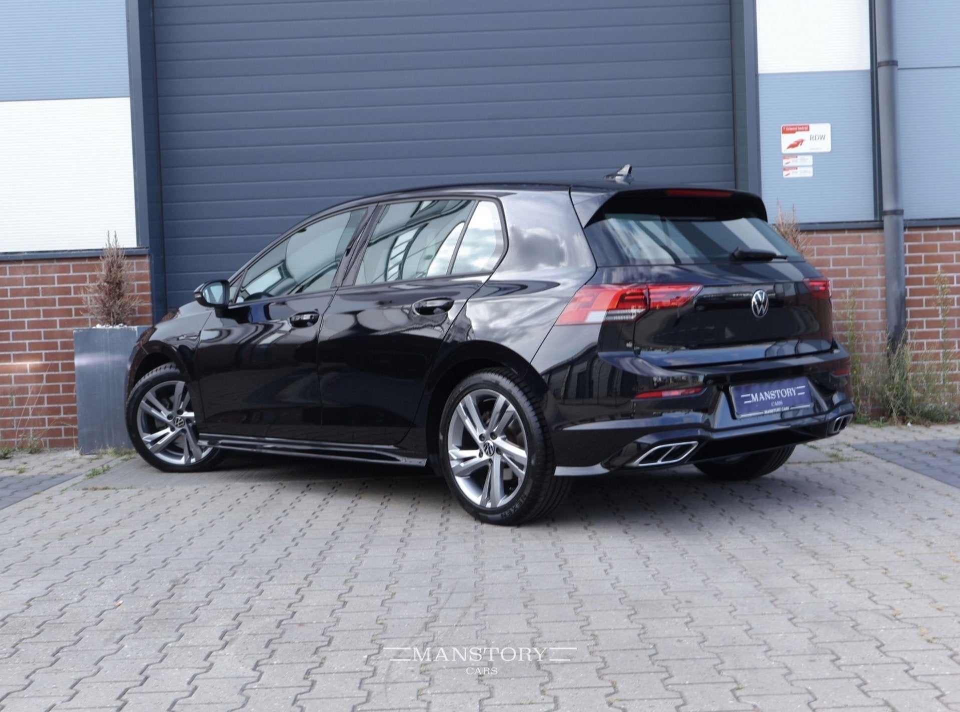 Volkswagen Golf 1.5 eTSI R-Line, Gebruikt, Zwart, Leder en Stof, Zwart