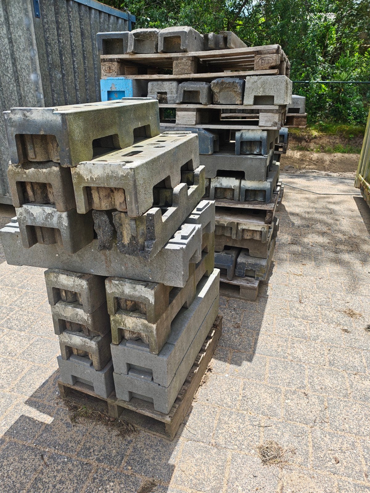 Kunststof Bouwhek Voeten / Betonblokken, Ophalen, Gebruikt