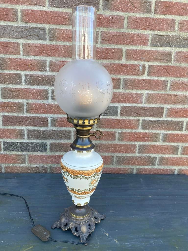 Look like olielamp(elektrische lamp), Antiek en Kunst, Ophalen of Verzenden