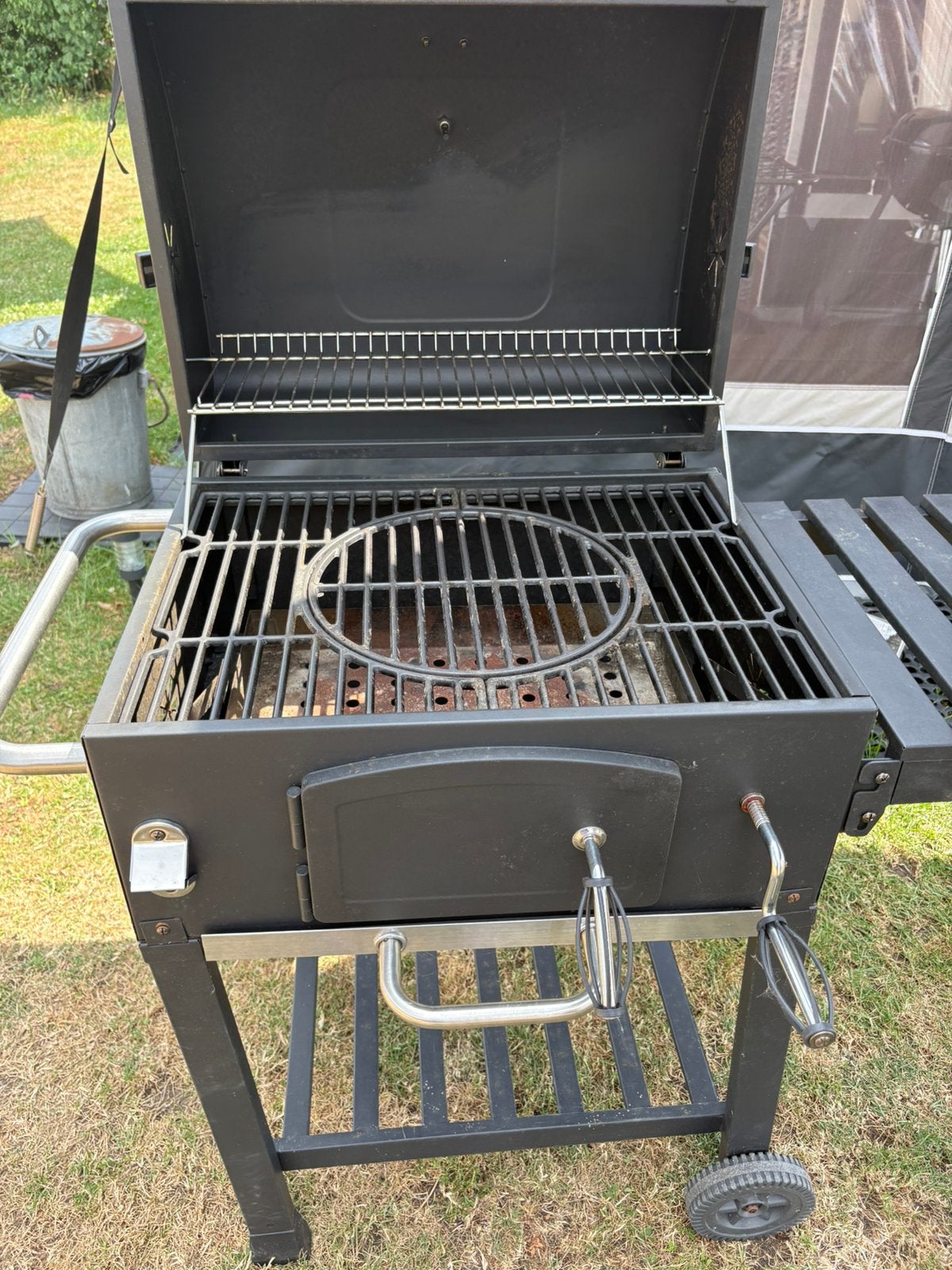 Stevige houtskool BBQ / buitenkeuken te koop, Ophalen, Zo goed als nieuw