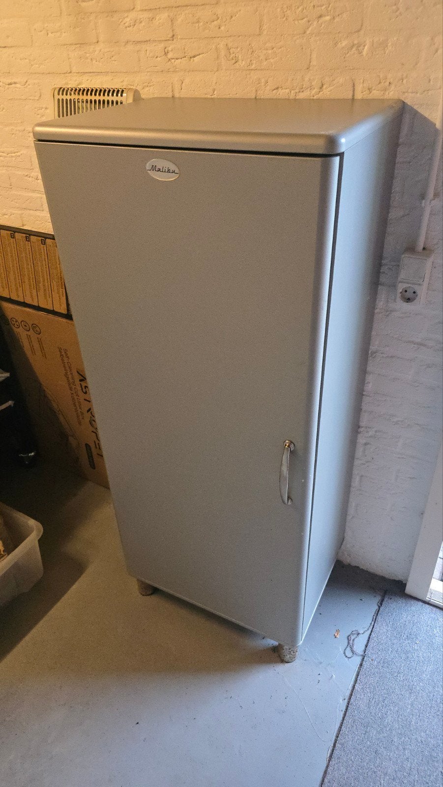 Malibu kast lichtgrijs - 144x60x44 cm, Ophalen