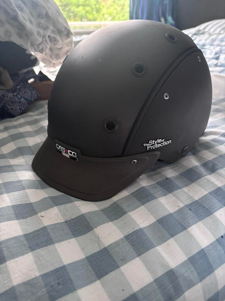 Casco helm/ cap maat M, Dieren en Toebehoren, Paardrijkleding, Ophalen of Verzenden, Zo goed als nieuw, Overige soorten, Cap