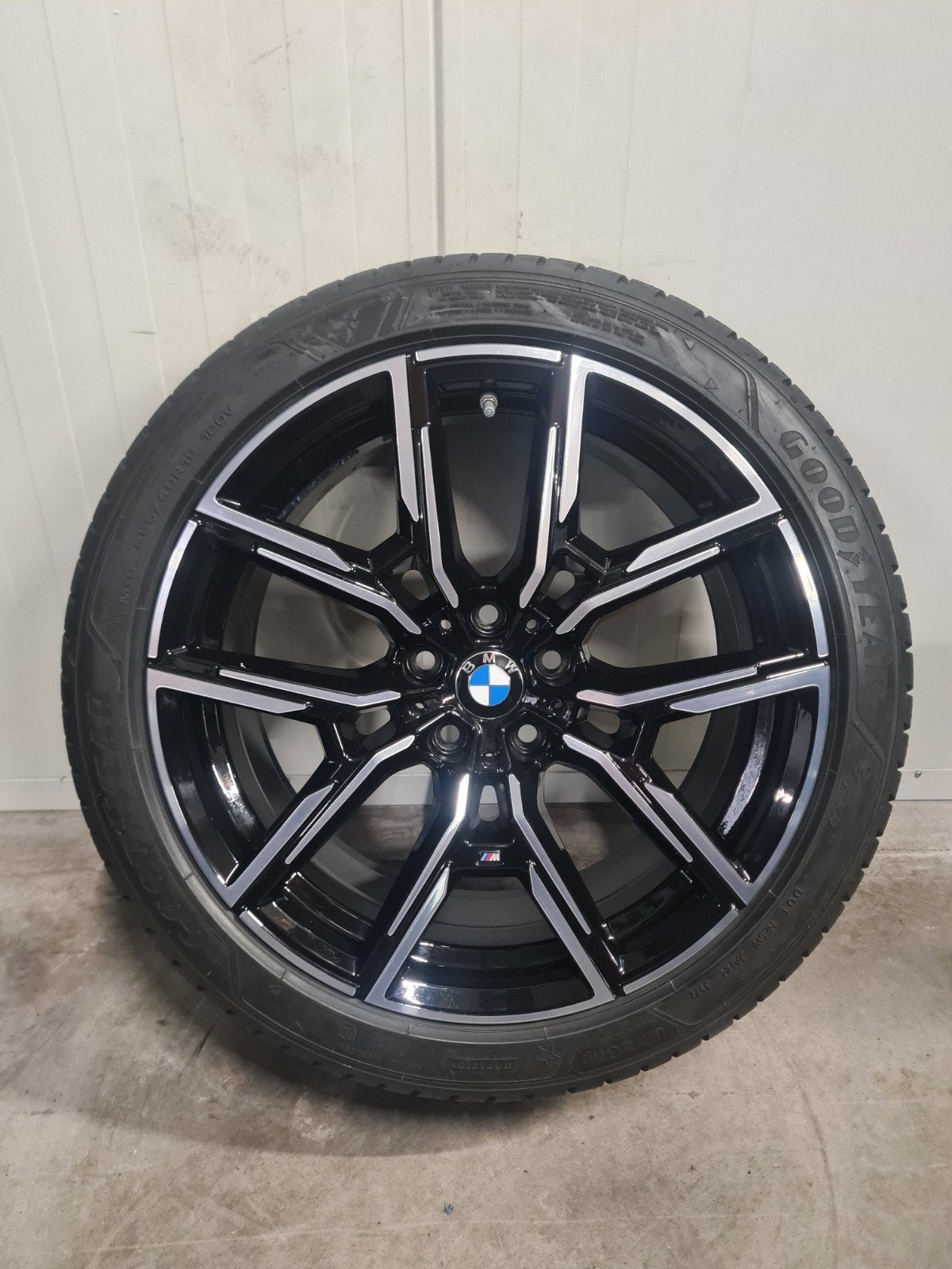 19' BMW i4 4 Serie G26 Styling 859M met winterbanden 7.5mm, Auto-onderdelen, Banden en Velgen, 19 inch, 245 mm, Banden en Velgen
