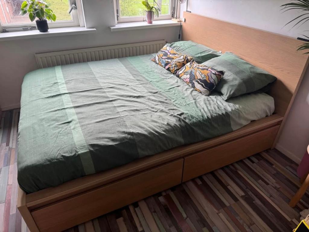 IKEA Malm bed 160x200, Huis en Inrichting, Slaapkamer | Waterbedden, Ophalen, Zo goed als nieuw, Tweepersoons, 160 cm