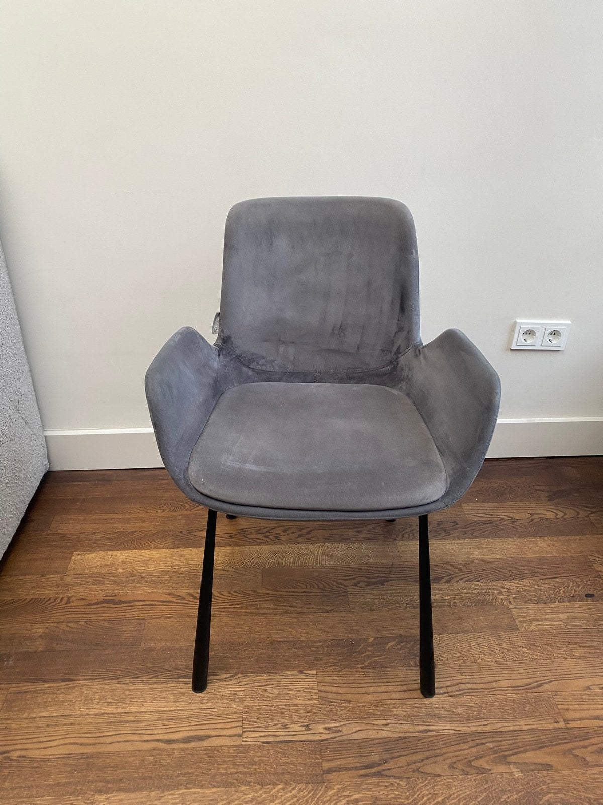 2x eetkamerstoel ‘Brit’ van het merk Zuiver, Huis en Inrichting, Stoelen, Twee, Stof, Ophalen of Verzenden, Zo goed als nieuw