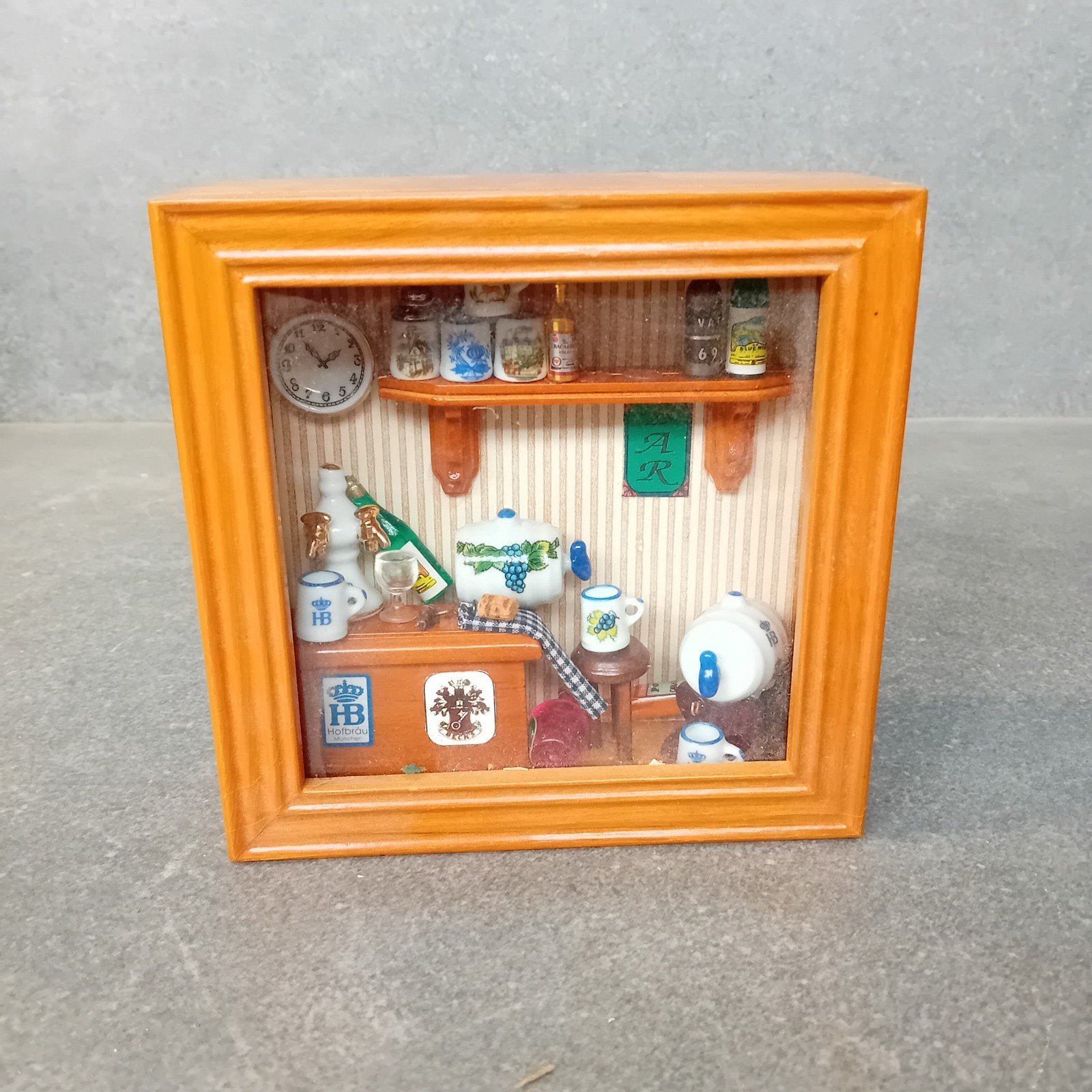 Reutter Porzellan Miniatuur Vitrinekastje, Hout, Gebruikt, Verzenden, Klassiek