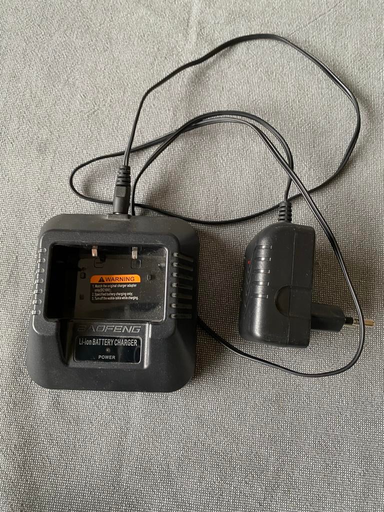 Baofeng UV-5R Portofoon Set met Oplader en Oortjes, Gebruikt, Ophalen of Verzenden, Portofoon of Walkie-talkie, Handsfree-functie
