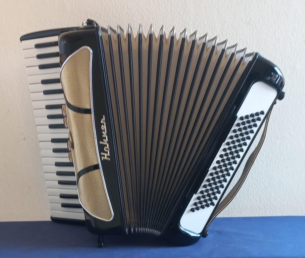 Hohner Lucia 80 bas, 3 korig, te koop of te huur, Muziek en Instrumenten, Accordeons, Ophalen, Gebruikt, Met koffer