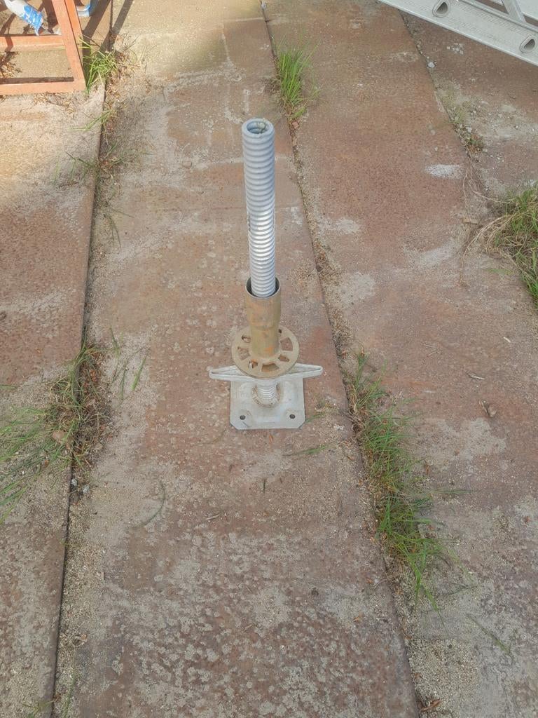 Layher allround steiger voetspindel, Doe-het-zelf en Verbouw, Steigers, Ophalen of Verzenden, Overige typen, Minder dan 2 meter