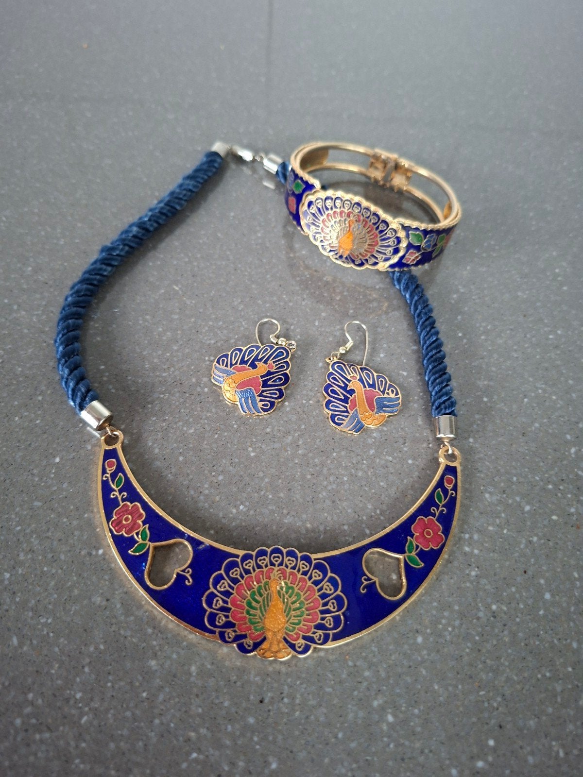 Mooie Vintage Cloisonné Sieraden Set - Pauw & Vlinder, Gebruikt, Blauw, Ophalen of Verzenden, Overige materialen