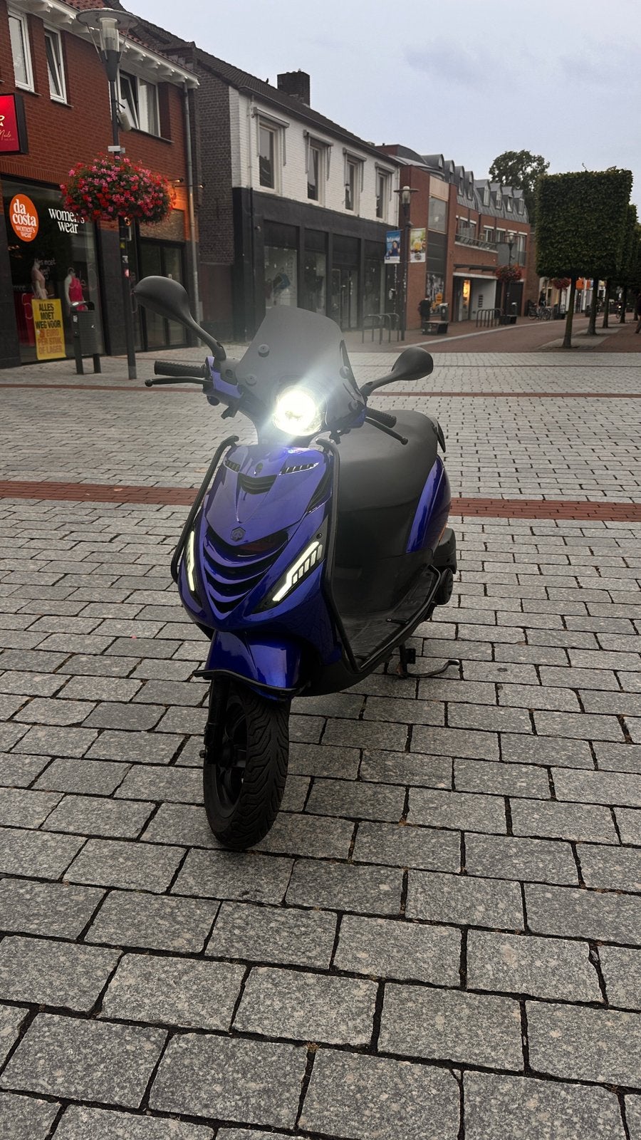 Zip 4t e4 50cc 2019, Fietsen en Brommers, Maximaal 45 km/u, Zip, Ophalen of Verzenden, Zo goed als nieuw