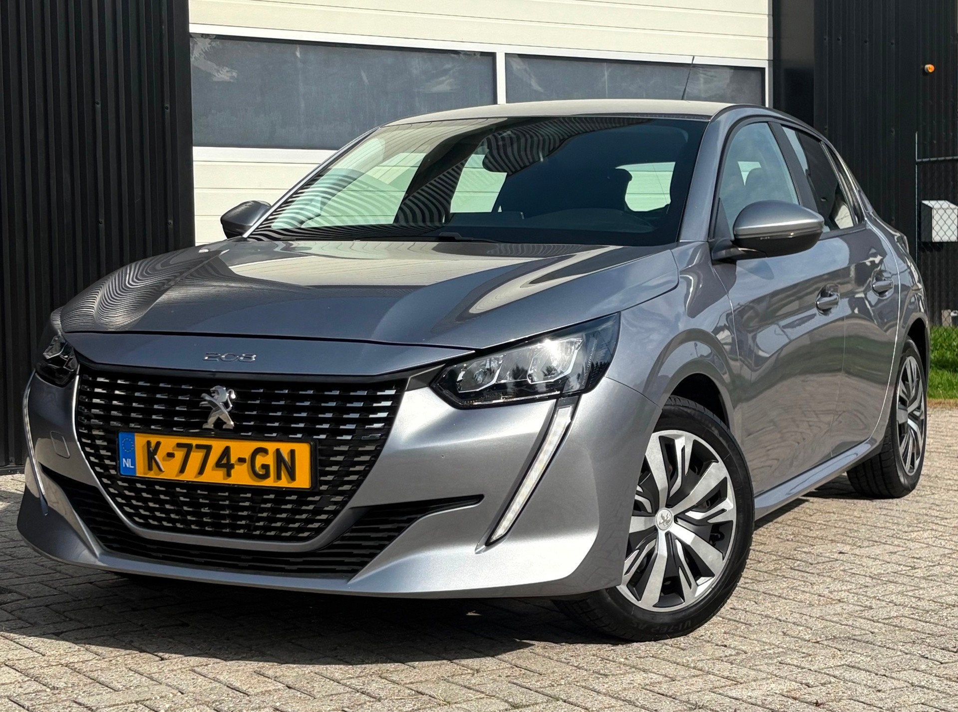 Peugeot 208 1.2 PureTech Active, Auto's, Voorwielaandrijving, Dealer onderhouden, Stof, 1199 cc