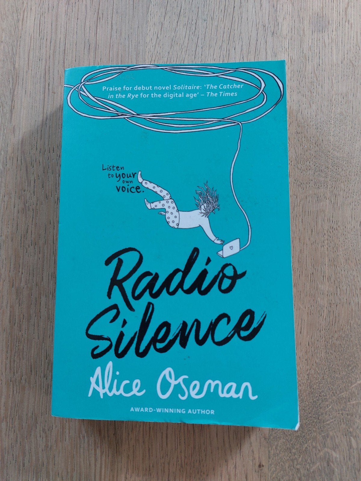 Radio silence alice oseman, Ophalen of Verzenden, Zo goed als nieuw, Alice Oseman, Amerika