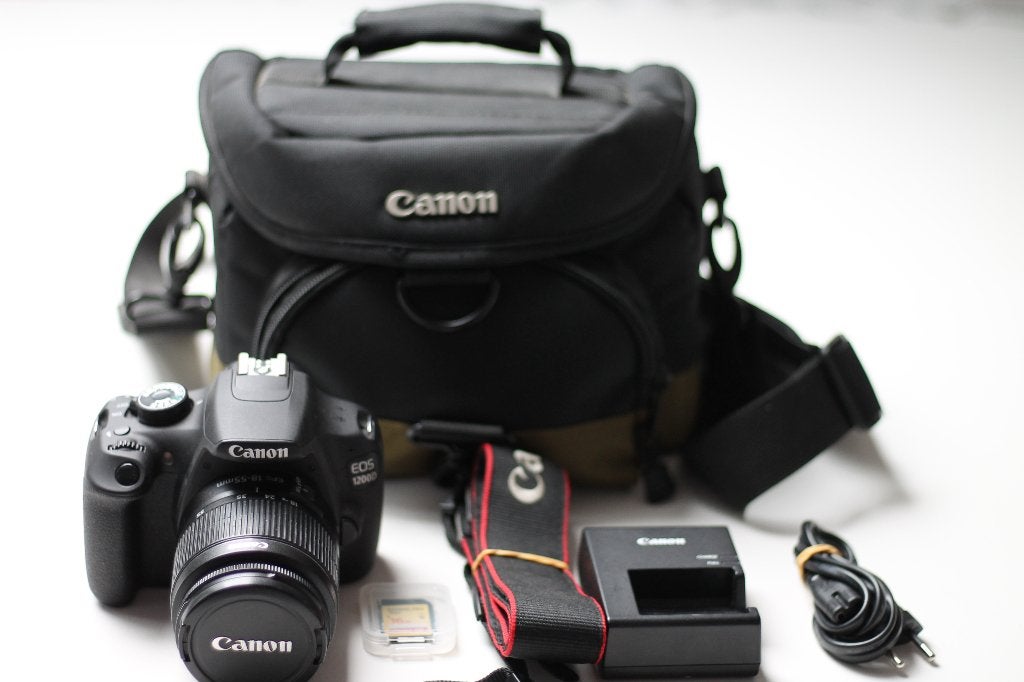 weinig gebruikte Canon 1200D met Canon 18-55 lens en tas, Ophalen, Spiegelreflex, Canon, 18 megapixels