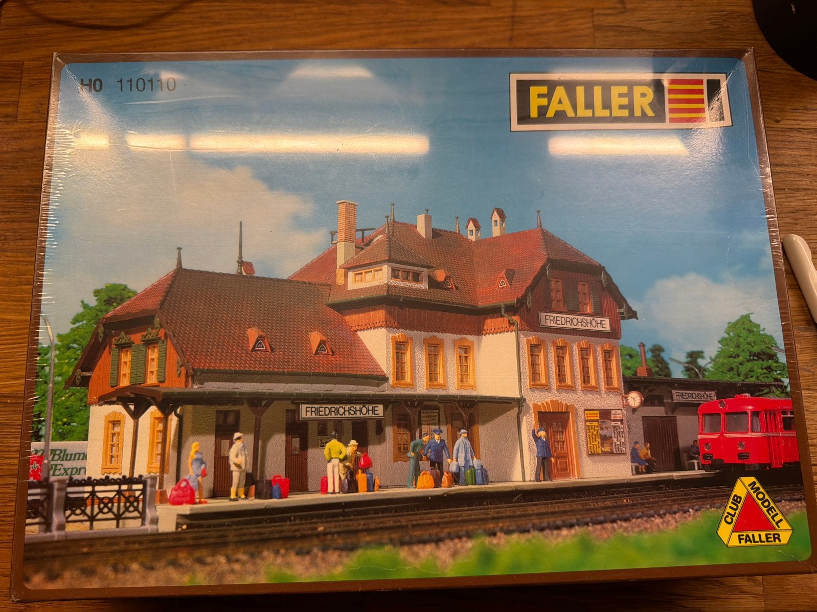 Faller H0 110110 – Station "Friedrichshöhe" - Nieuw in doos, Ophalen of Verzenden, Nieuw, Brug, Tunnel of Gebouw, Overige merken