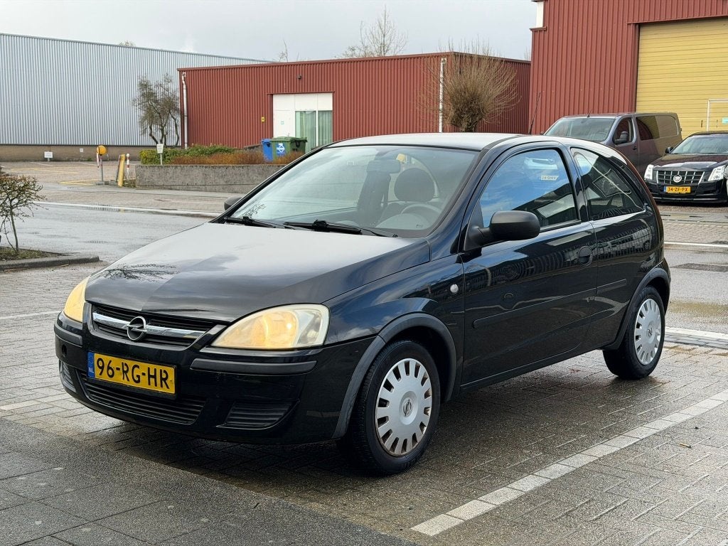 Opel Corsa 1.2 Benzine 80PK Zwart (bj 2005), Auto's, Voorwielaandrijving, 450 kg, Gebruikt, 31 €/maand
