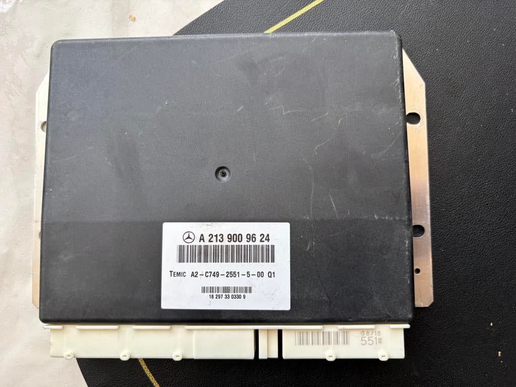Elektronisch onderdeel uit een auto van Mercedes-Benz., Ophalen of Verzenden, Zo goed als nieuw, Desktop, USB
