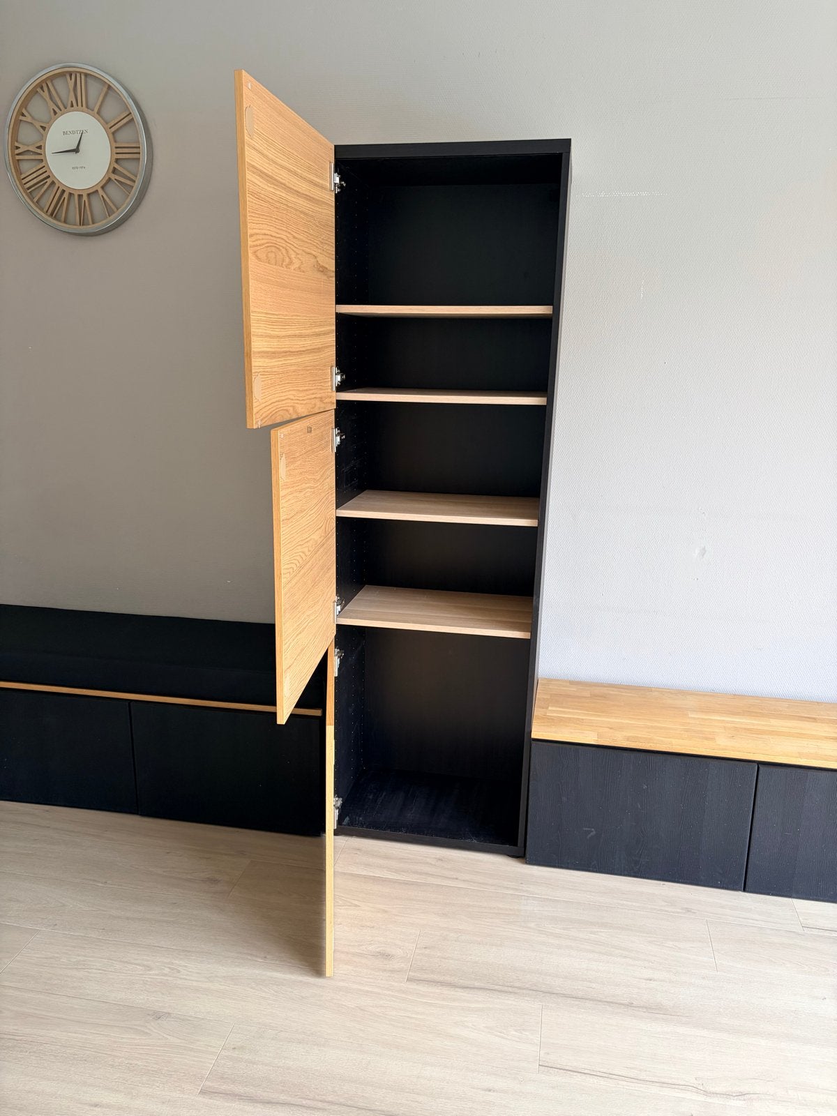 IKEA Besta kastenwand met kussen en houten plank, Ophalen, Gebruikt