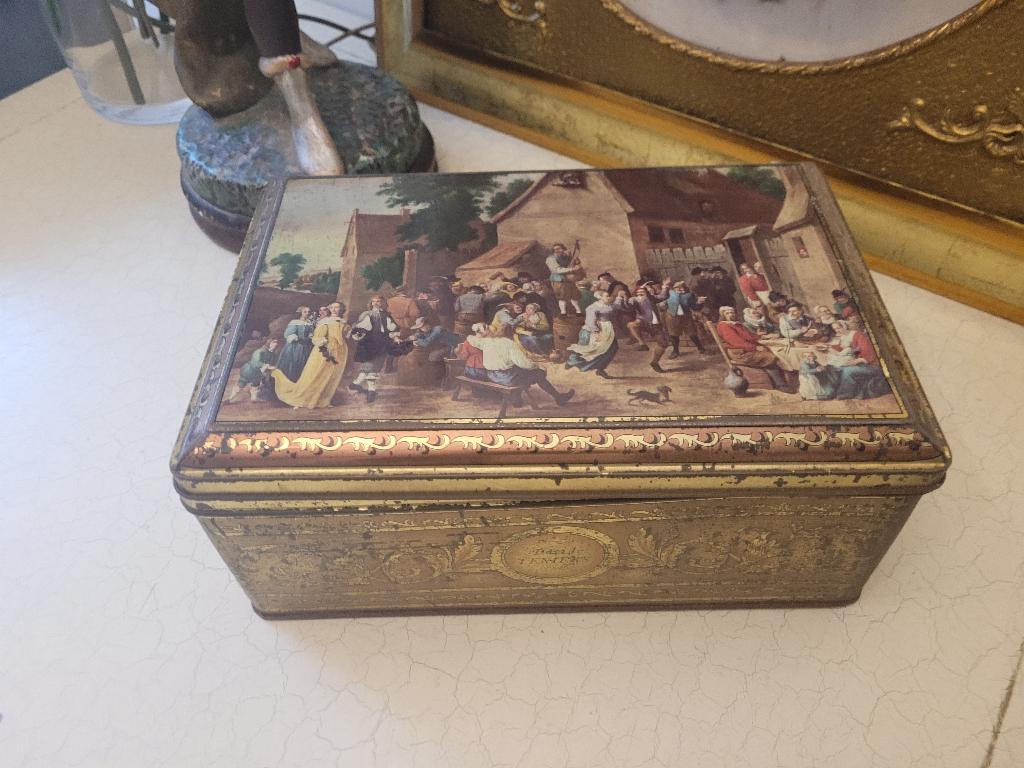 Groot vintage blik met barokke afbeelding, Verzamelen, Blikken, Ophalen of Verzenden, Gebruikt, Overige