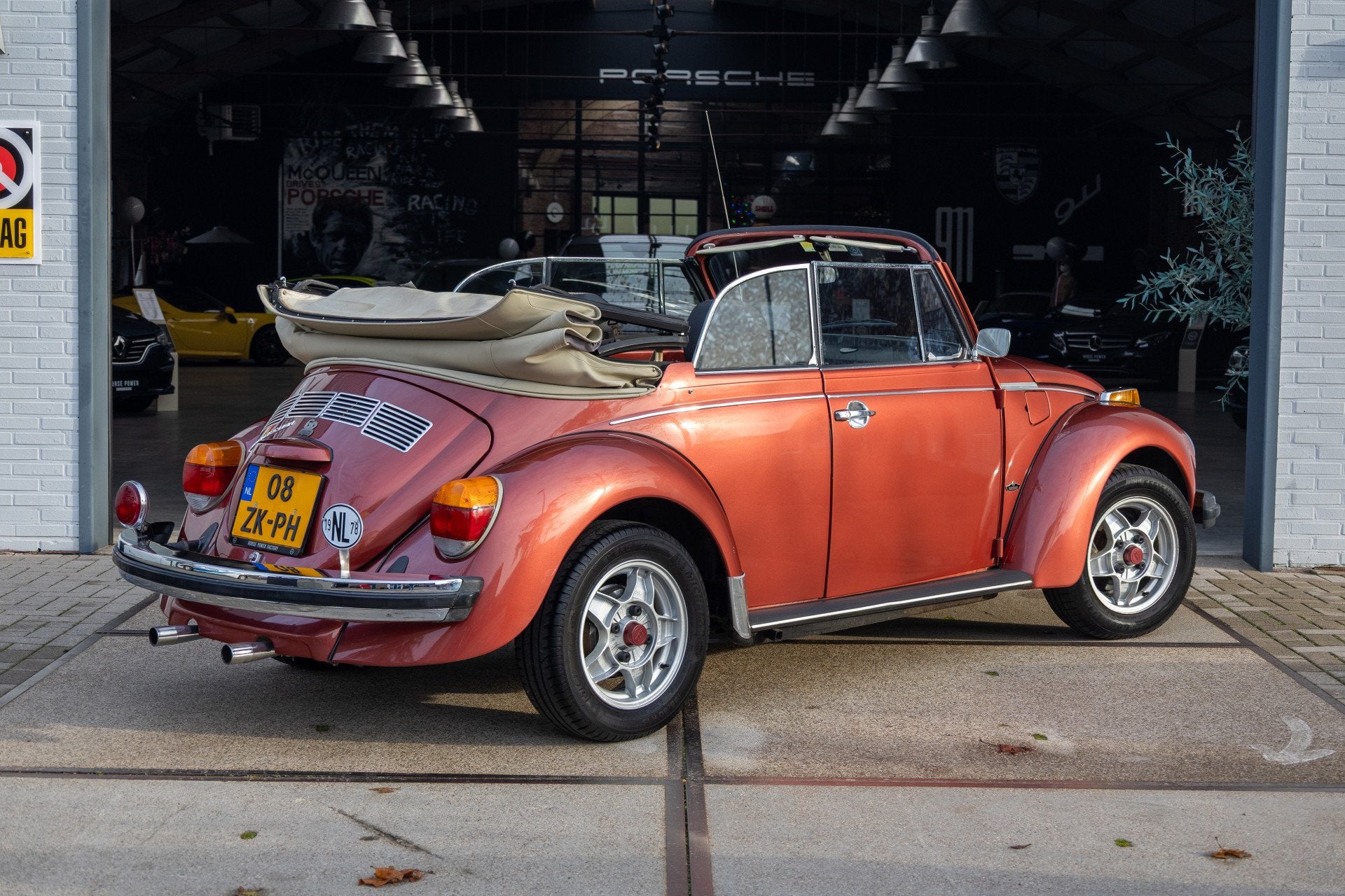 Volkswagen Kever Cabriolet 1303 LS Karmann 60 Jahre Käfer, Auto's, Achterwielaandrijving, Zwart, Cabriolet, Leder