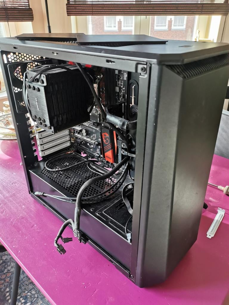 Desktop PC met MSI Z170A GAMING PRO CARBON moederbord, Ophalen