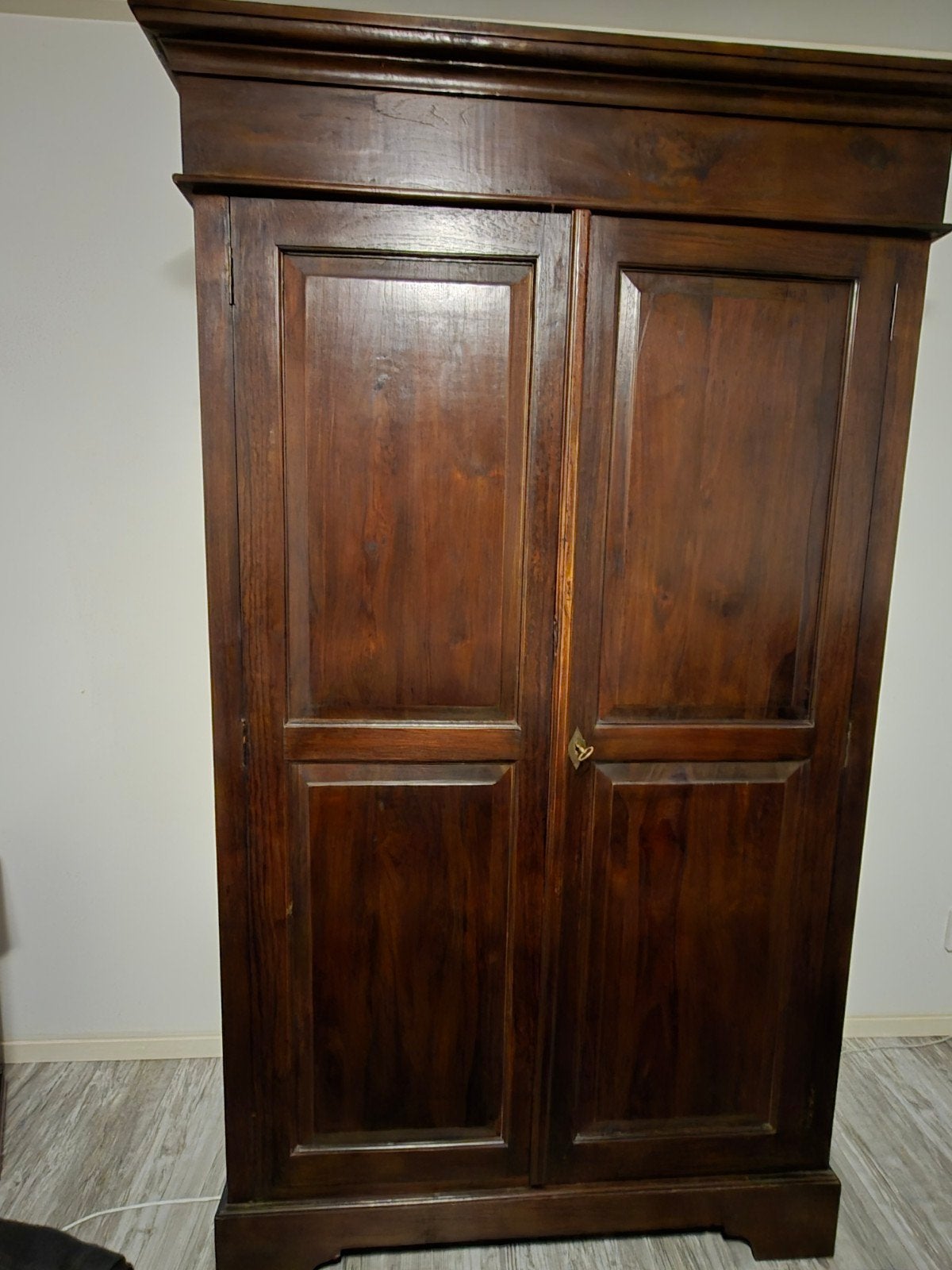 Koloniale kast, Ophalen
