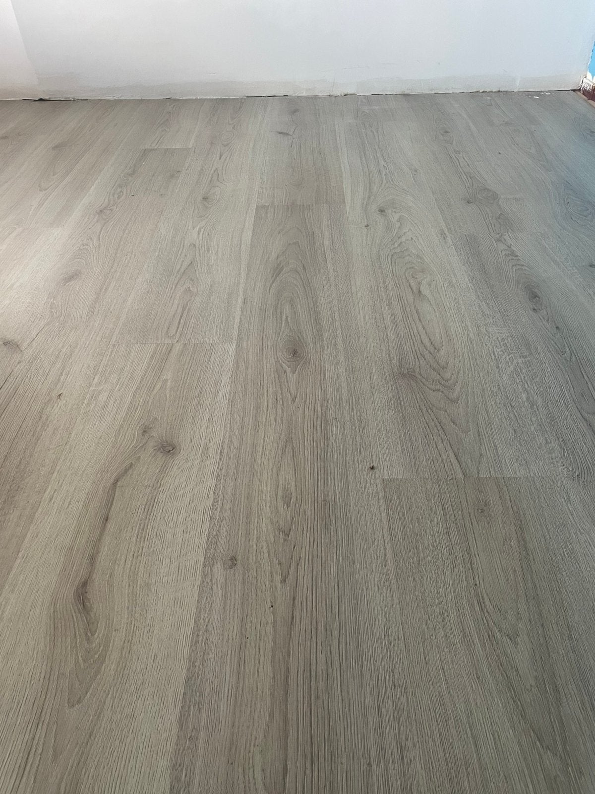 Laminaat grijs, Doe-het-zelf en Verbouw, Vloerdelen en Plavuizen, 50 tot 150 cm, Ophalen of Verzenden, Zo goed als nieuw, 10 m² of meer