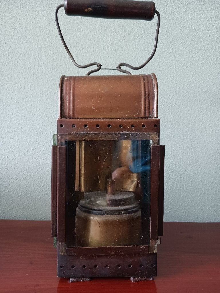 antieke carbid (mijn)lamp, Ophalen