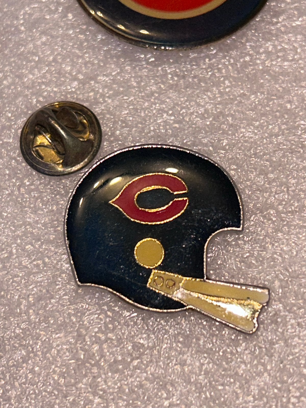 Vintage Chicago Bears NFL Helm Pin, Ophalen of Verzenden, Gebruikt, Sport, Speldje of Pin
