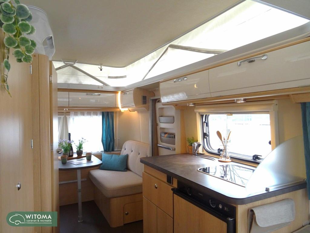 Eriba Touring - 60 Edition 530 Unico luifel + voorwand, Caravans en Kamperen, Caravans, Standaardzit, Schokbreker, Bedrijf, 4 tot 5 meter