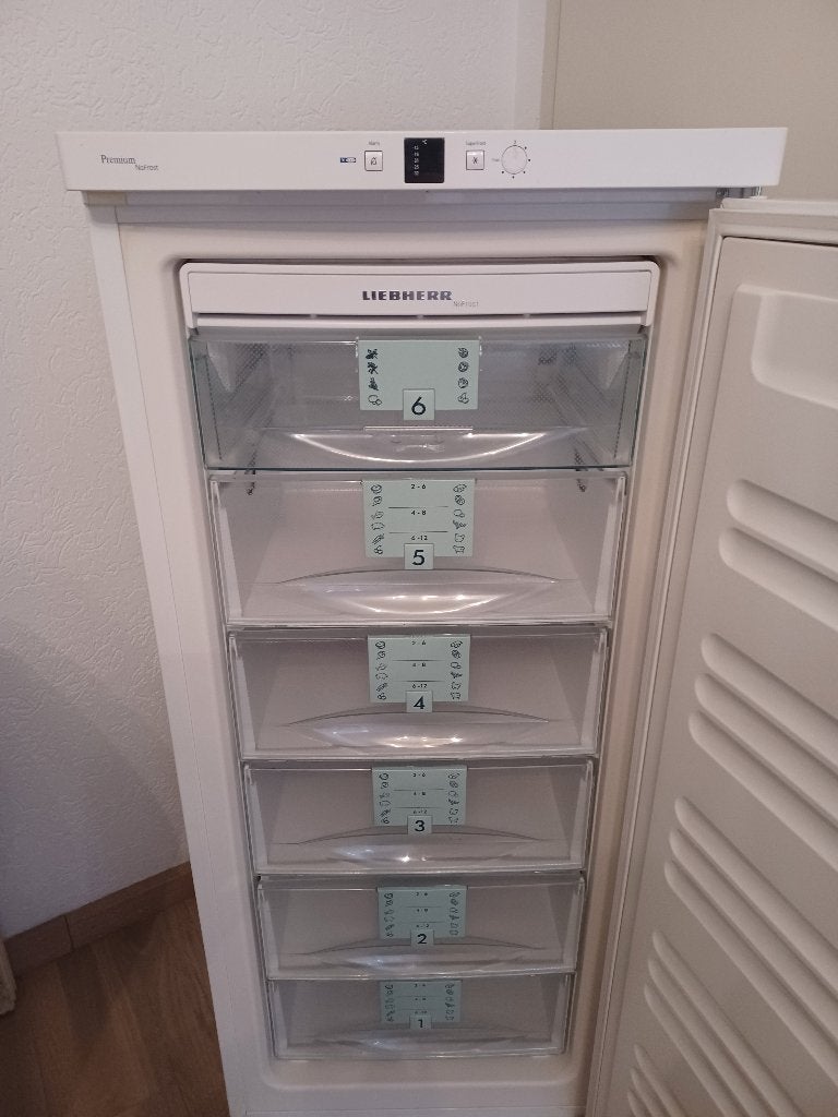 liebherr Vrieskast no frost met 6 laden .gratis bezorging, 160 cm of meer, Zo goed als nieuw, Energieklasse A of zuiniger, Ophalen