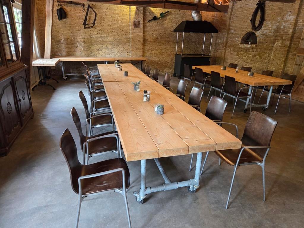 " Akaba Gorka "design stoel - Vintage kantinestoel, Huis en Inrichting, Stoelen, Gebruikt, Bruin, Eén, Hout