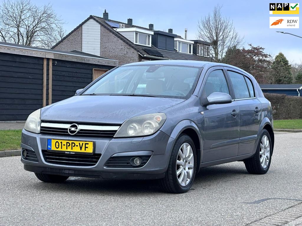 Opel Astra 1.4 Elegance 1e Eigenaar*Cruise*Clima*Trekhaak*LM, Voorwielaandrijving, Gebruikt, 4 cilinders, 49 €/maand