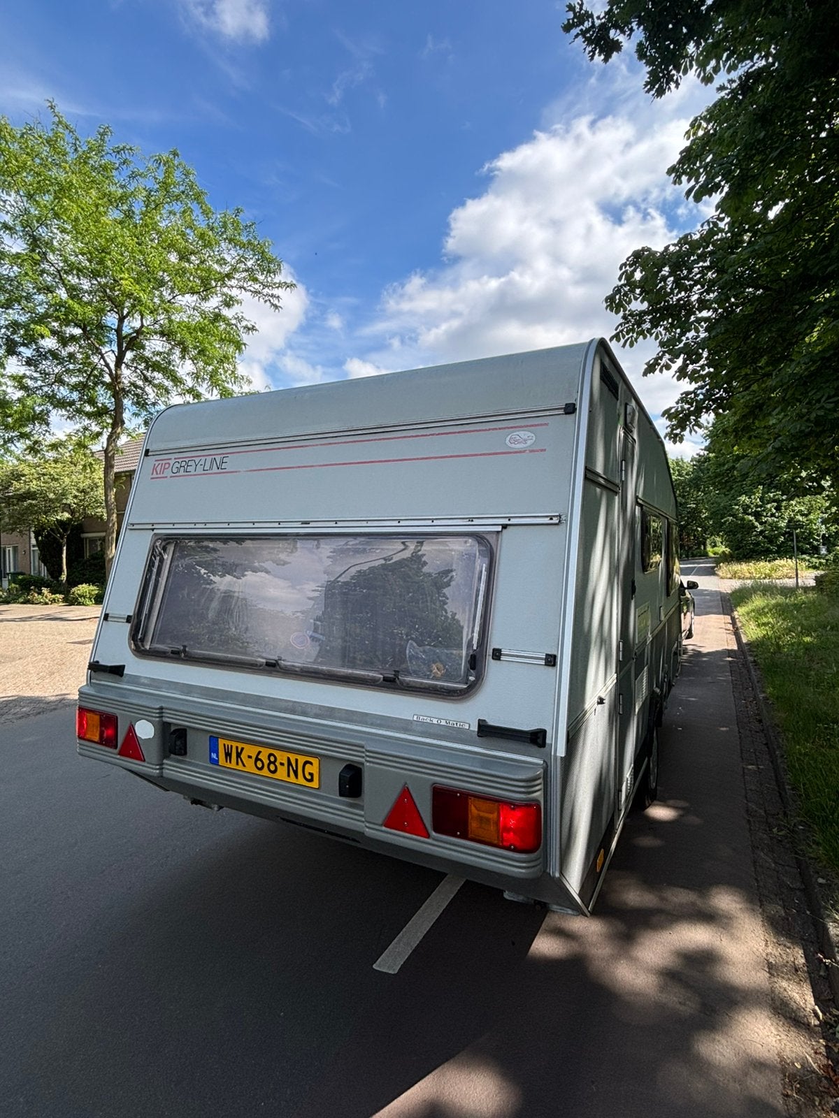 Leuke Kip greyline 45T met kinderkamer! en voortent!, Caravans en Kamperen, Rondzit, Bedrijf, 750 - 1000 kg, Schokbreker