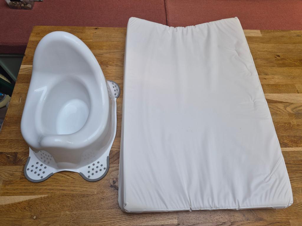 Potje en aankleedkussen, Gebruikt, Aankleedkussen, Standaard, Ophalen