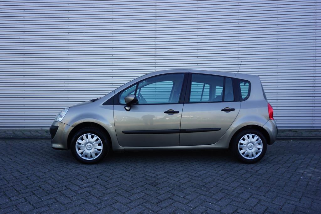 Renault Grand Modus 1.2 TCE Expression Airco / Cruise / Elek, Voorwielaandrijving, Gebruikt, 4 cilinders, Beige