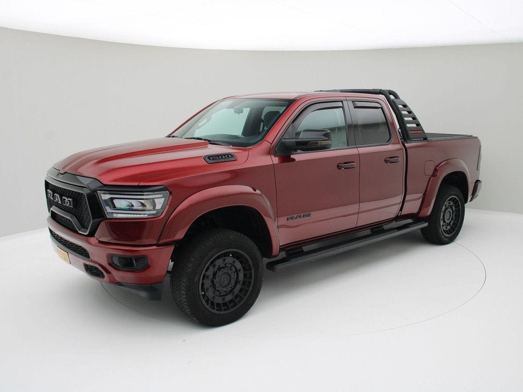 Dodge Ram 1500 BIG HORN 4X4 / Camera / Carplay / Trekhaak, Automaat, 450 kg, Gebruikt, 5654 cc