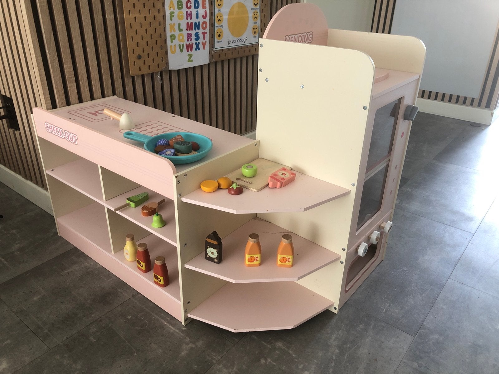 Leuke speelgoedwinkel met vending machine, Ophalen, Gebruikt, Jongen of Meisje