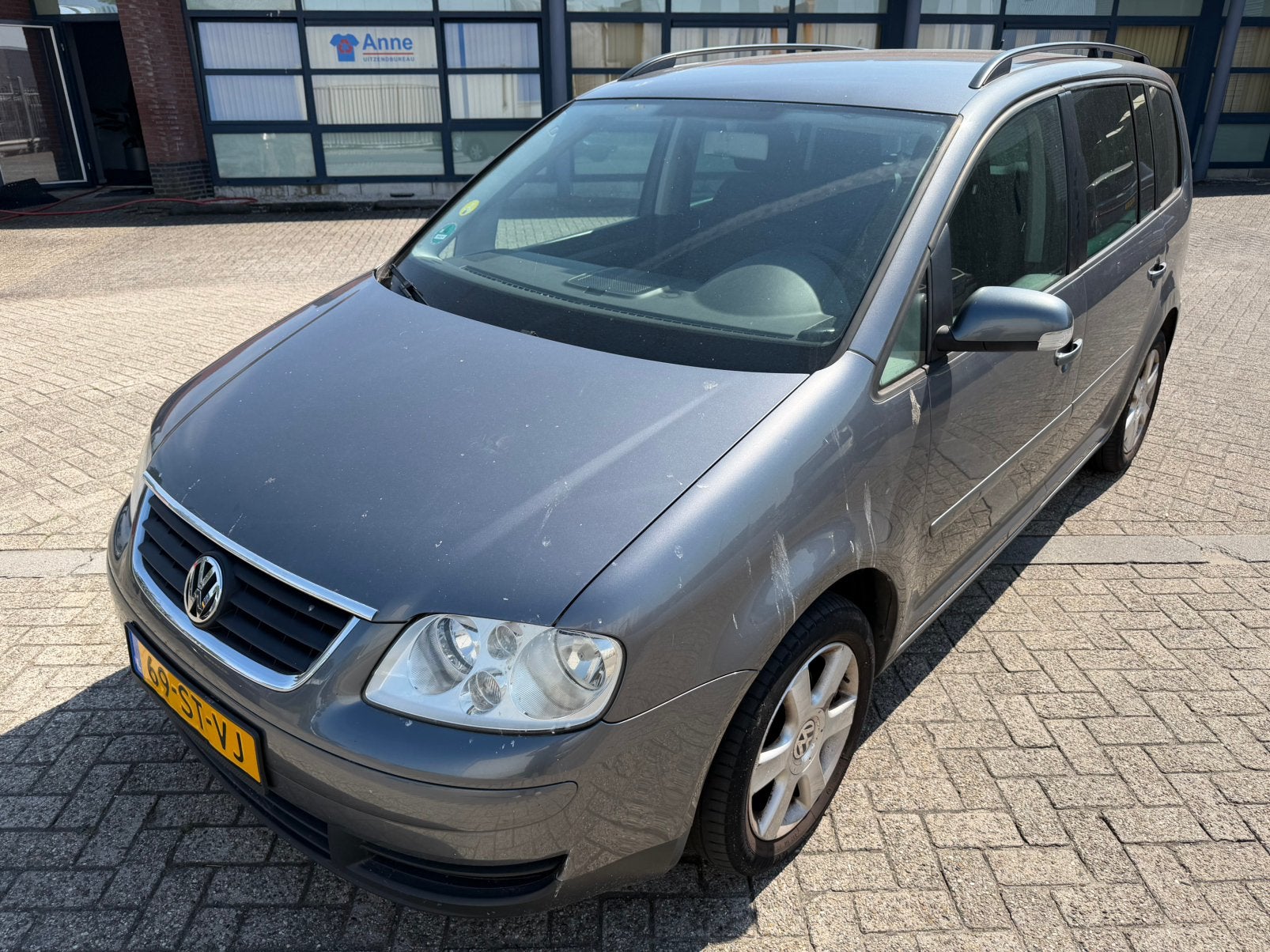 Volkswagen Touran 1.6 FSI 115pk APK 5p 2006 motor niet 100%, Auto's, Volkswagen, Stof, 4 cilinders, Origineel Nederlands, 75 €/maand