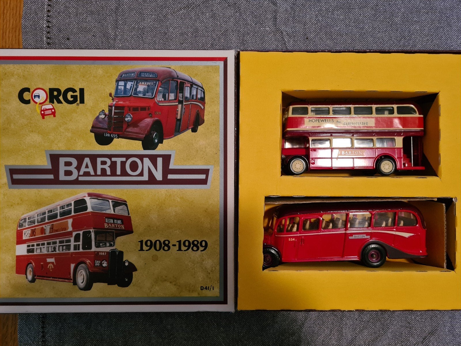 Corgi Barton Bus Set 1908-1989, Hobby en Vrije tijd, Ophalen of Verzenden, Zo goed als nieuw, Bus of Vrachtwagen, Corgi
