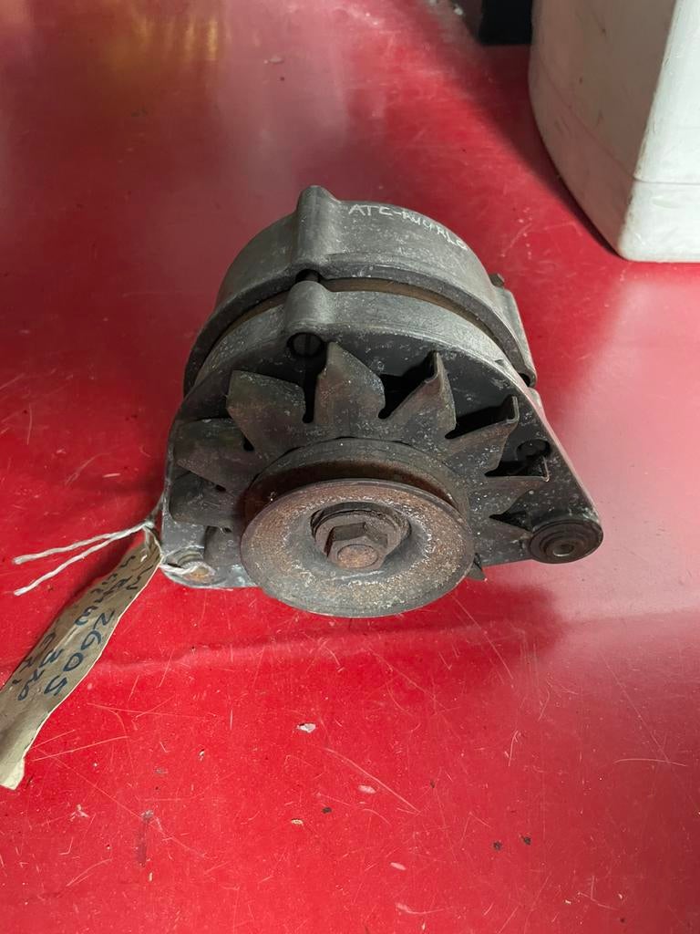 Goed wekende Dynamo BMW 3 E21, Ophalen of Verzenden