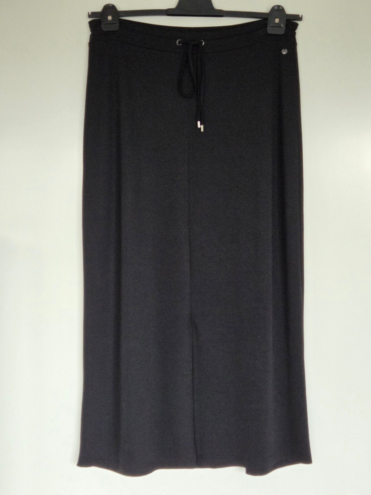 POOLS Zwarte lange rok met koord maat 44, Kleding | Dames, Zwart, Maat 42/44 (L), Nieuw, Ophalen of Verzenden