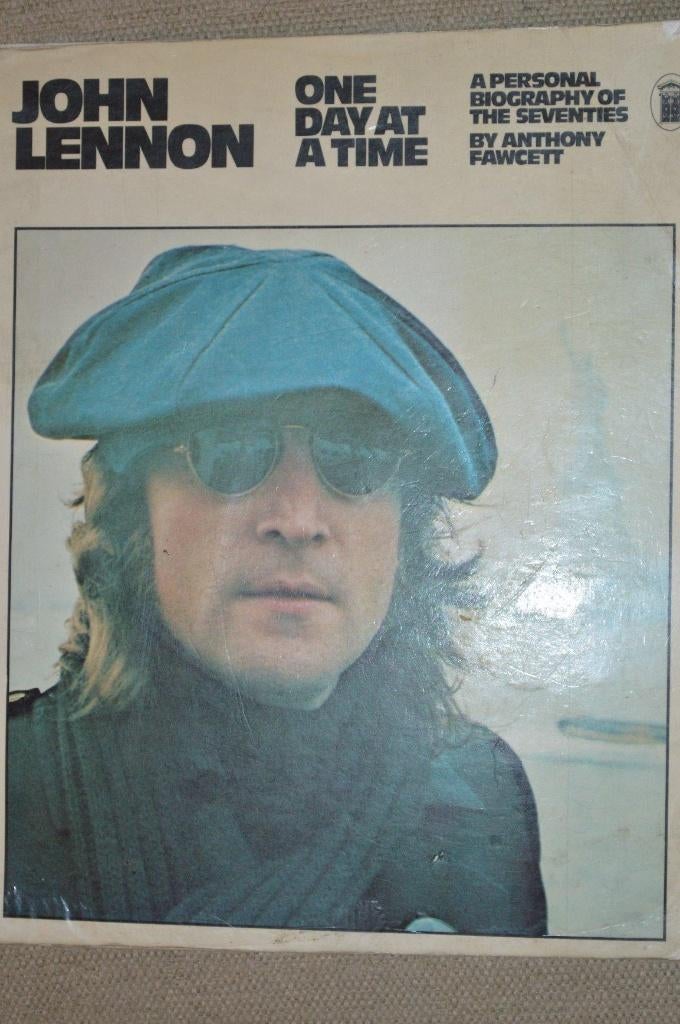 John Lennon Beatles boek, Ophalen of Verzenden, Gebruikt, Boek, Tijdschrift of Artikel