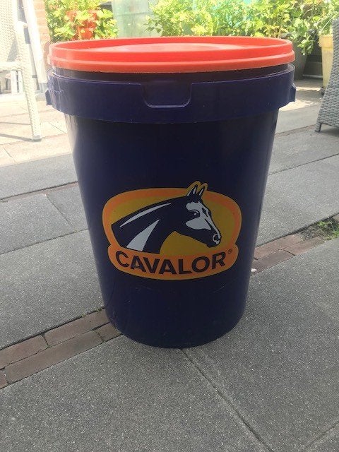 Grote Voerton Cavalor 56 cm Hoog en 42 cm Doorsnee, Dieren en Toebehoren, Ophalen, Gebruikt, Overige disciplines