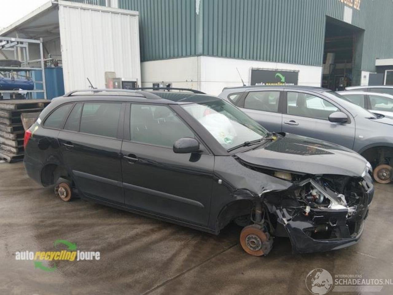 Skoda Fabia Fabia II Combi Combi 5-drs, 2007 / 2015 1.2 TDI, Škoda Auto a.s., Infoline@skoda-auto.cz, Tř. Václava Klementa 869, Mladá Boleslav II ,293 01, Mladá Boleslav, Česko