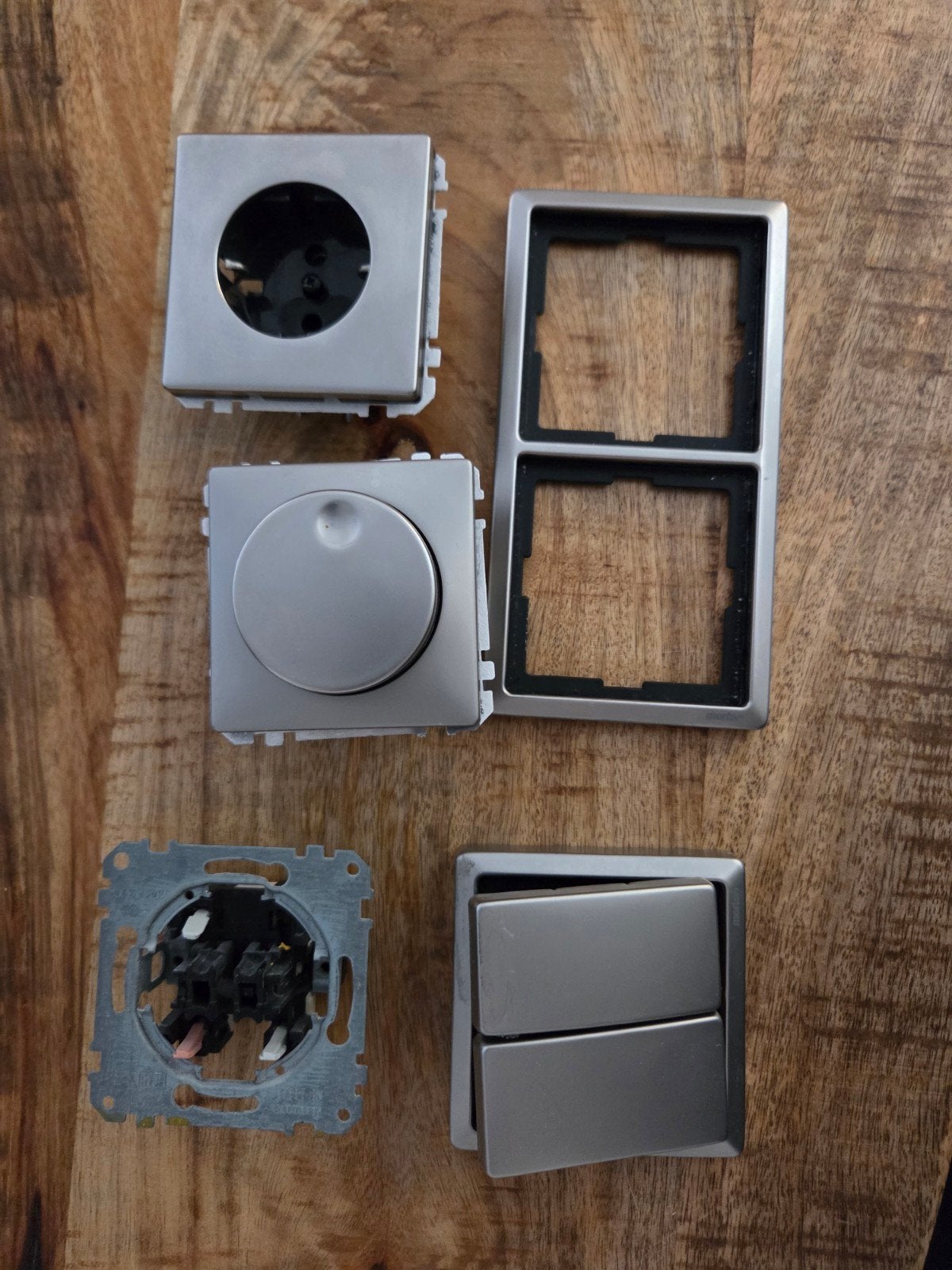 Dimmer met stopcontact en dubbele lichtschakelaar, Ophalen, Gebruikt, Overige merken, Dimmer
