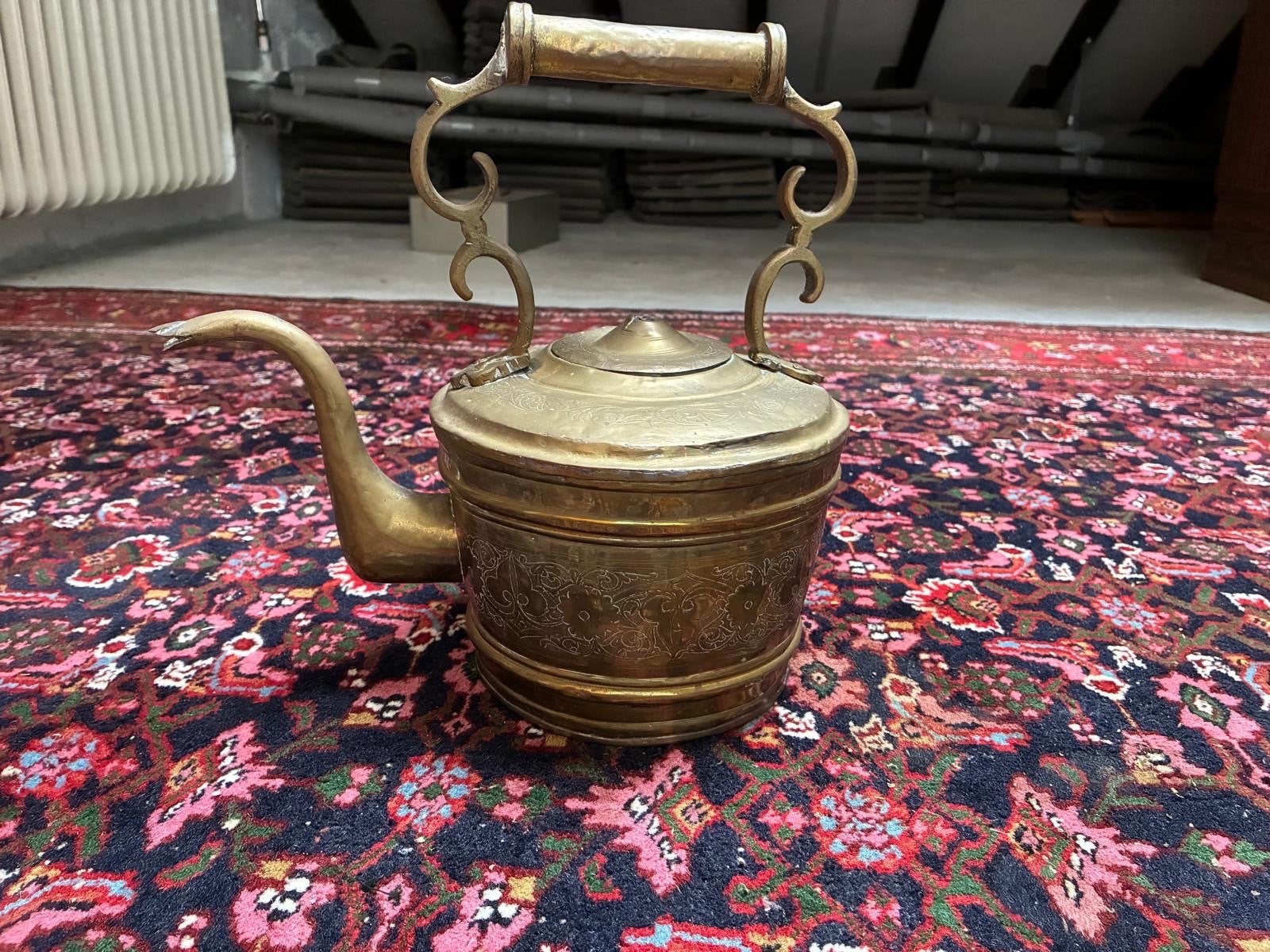 Antieke Koperen Theepot met Sierlijke Gravures, Antiek en Kunst, Ophalen of Verzenden, Koper