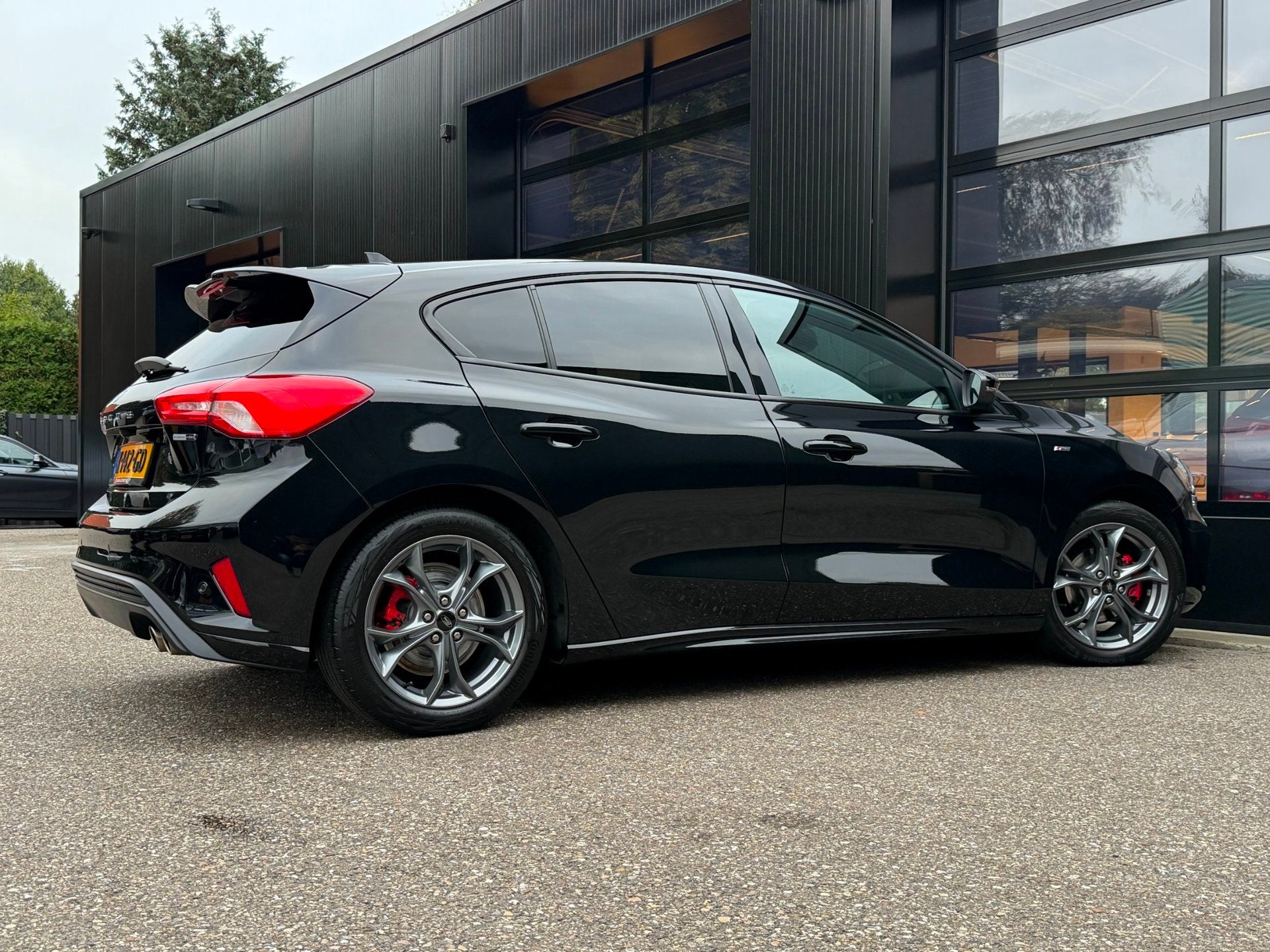 Ford Focus 1.0 EcoBoost Hybrid ST Line X LED Navi Camera Sto, Auto's, 125 pk, Gebruikt, Euro 6, Leder en Stof